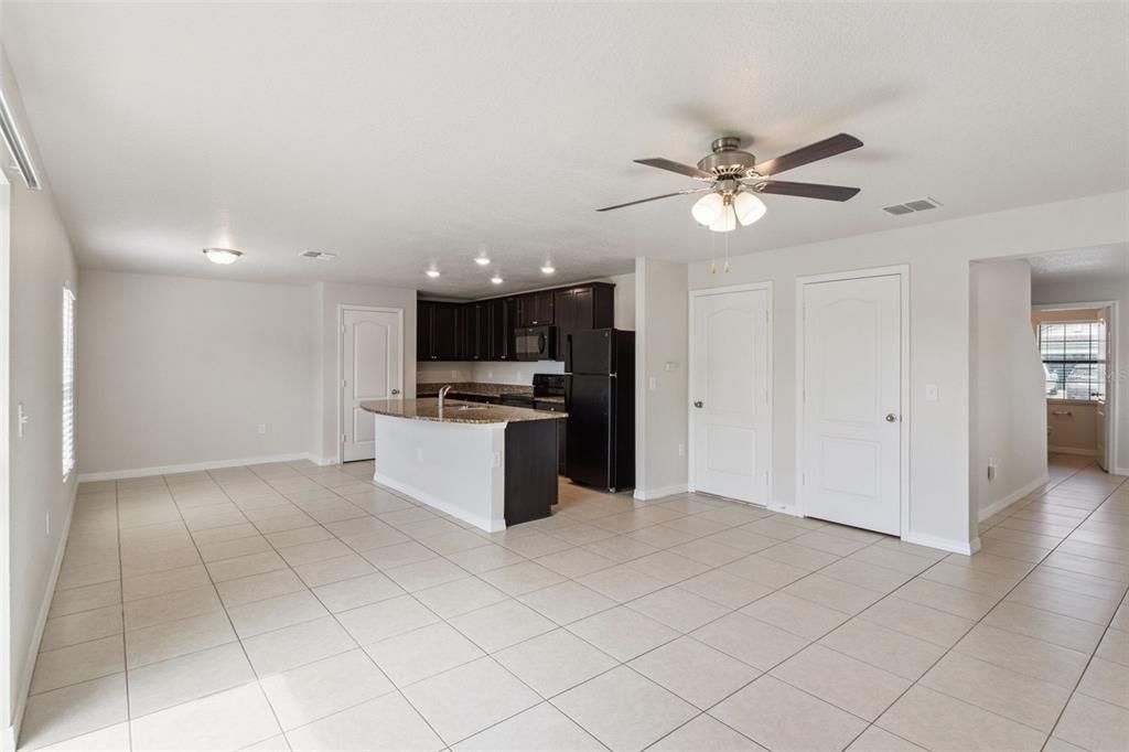 For Sale: $335,000 (4 beds, 2 baths, 1823 Square Feet)