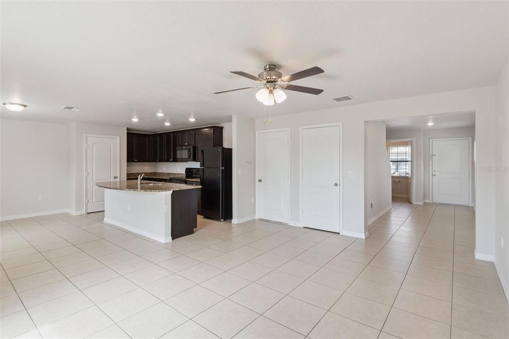 For Sale: $335,000 (4 beds, 2 baths, 1823 Square Feet)