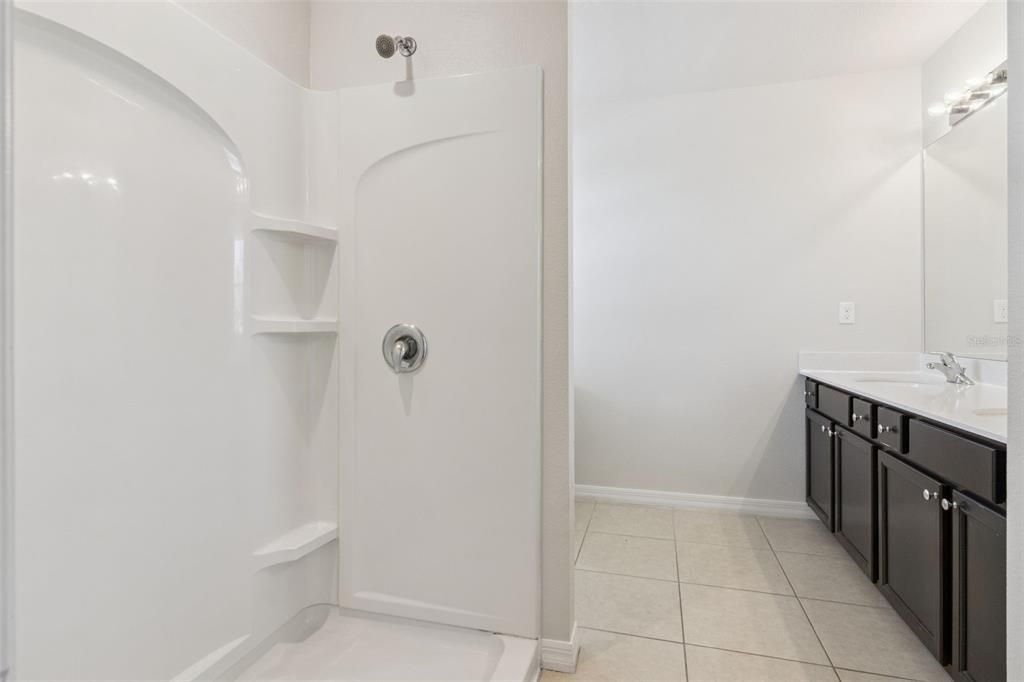 For Sale: $335,000 (4 beds, 2 baths, 1823 Square Feet)