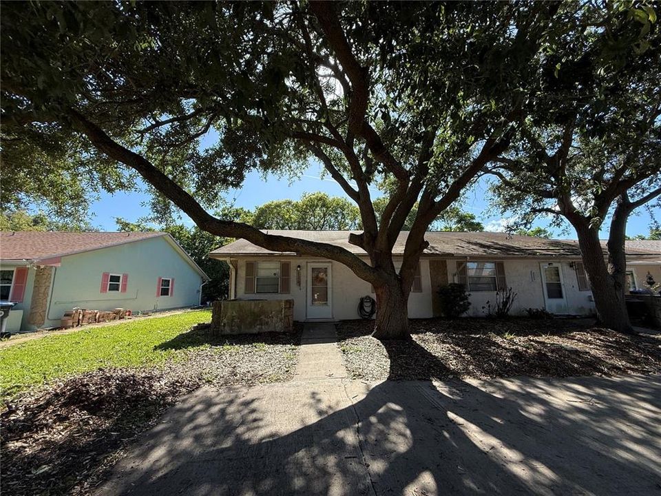 For Sale: $159,900 (2 beds, 1 baths, 962 Square Feet)