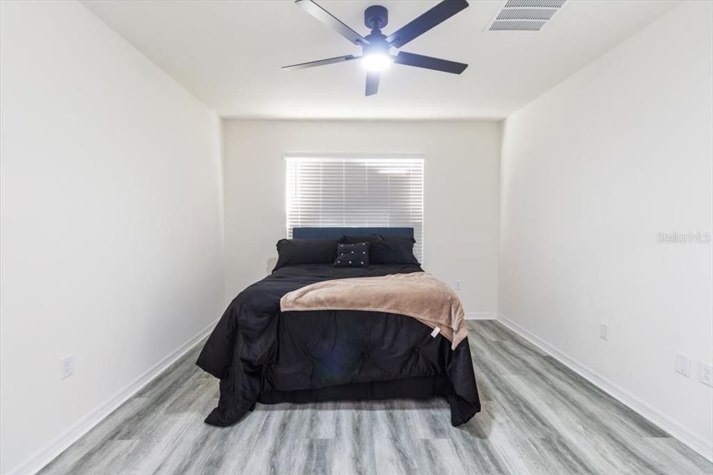 For Sale: $395,000 (4 beds, 2 baths, 1852 Square Feet)