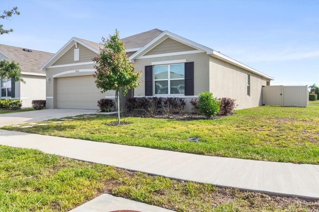 For Sale: $395,000 (4 beds, 2 baths, 1852 Square Feet)