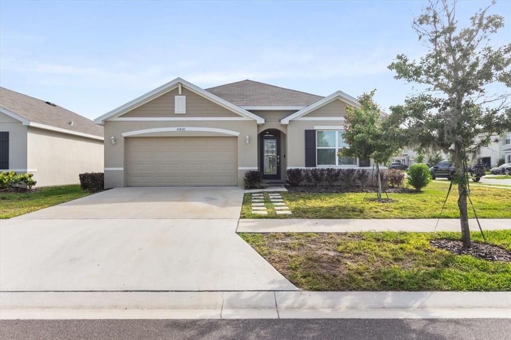 For Sale: $395,000 (4 beds, 2 baths, 1852 Square Feet)