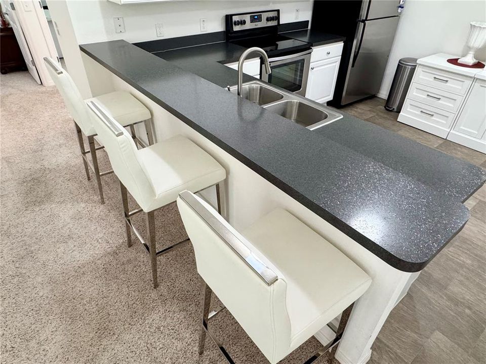 На продажу: $279,900 (2 спален, 2 ванн, 1156 Квадратных фут)