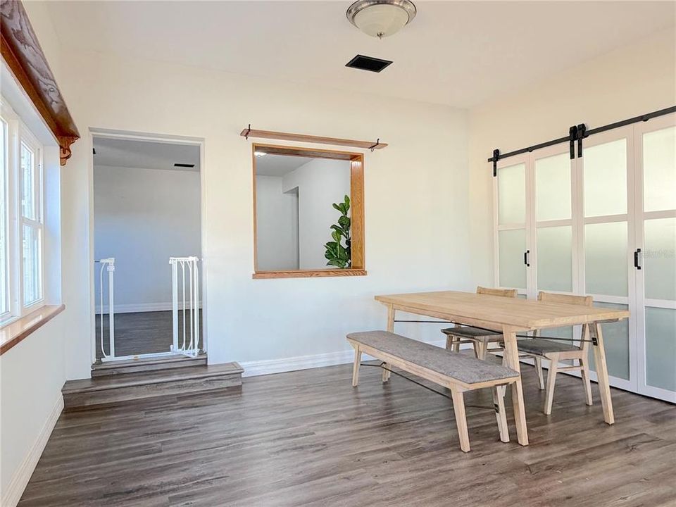For Sale: $950,000 (3 beds, 2 baths, 2000 Square Feet)