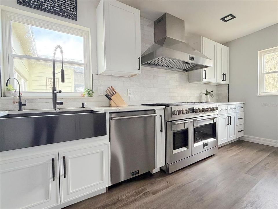 For Sale: $950,000 (3 beds, 2 baths, 2000 Square Feet)