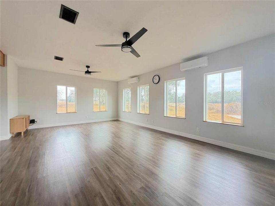 For Sale: $950,000 (3 beds, 2 baths, 2000 Square Feet)