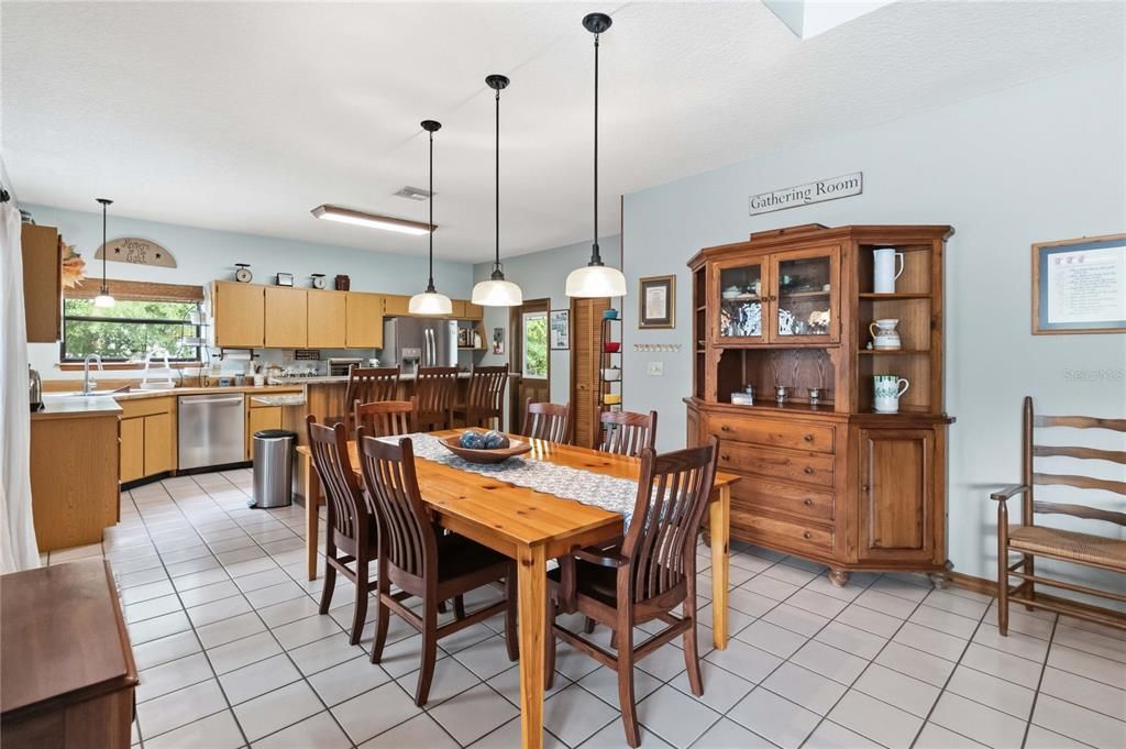 En Venta: $799,900 (3 camas, 2 baños, 2502 Pies cuadrados)