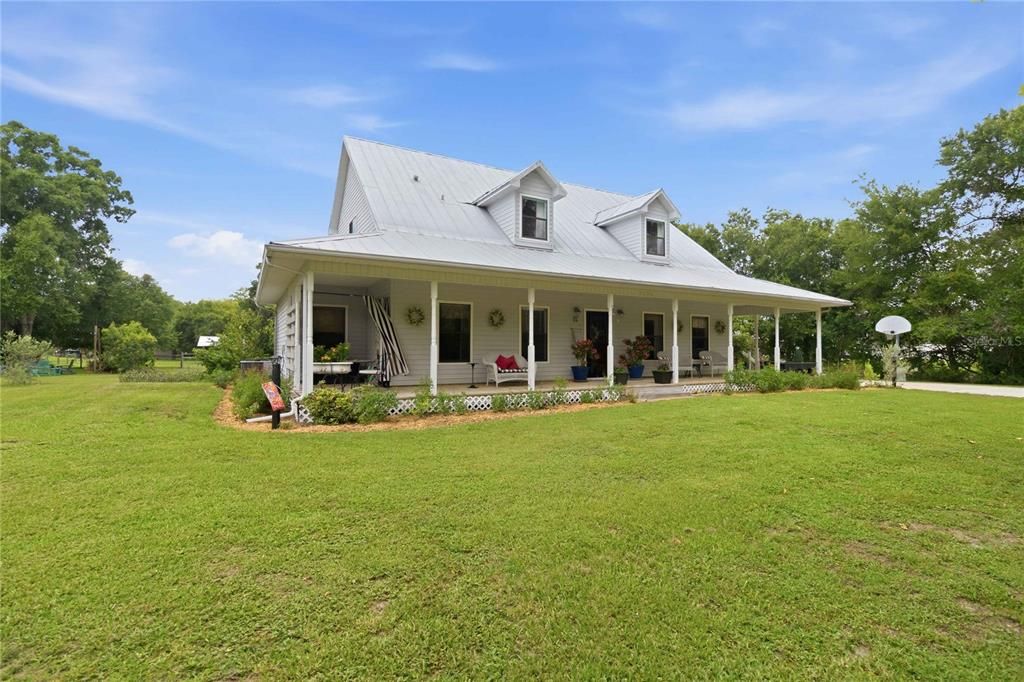 En Venta: $799,900 (3 camas, 2 baños, 2502 Pies cuadrados)