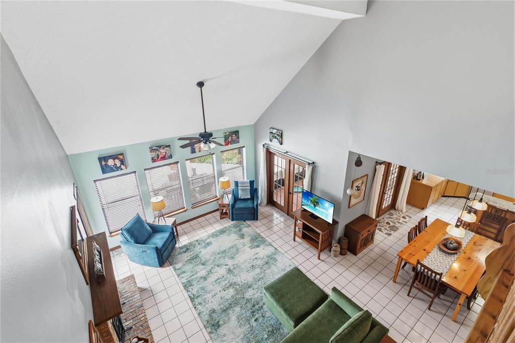 En Venta: $799,900 (3 camas, 2 baños, 2502 Pies cuadrados)
