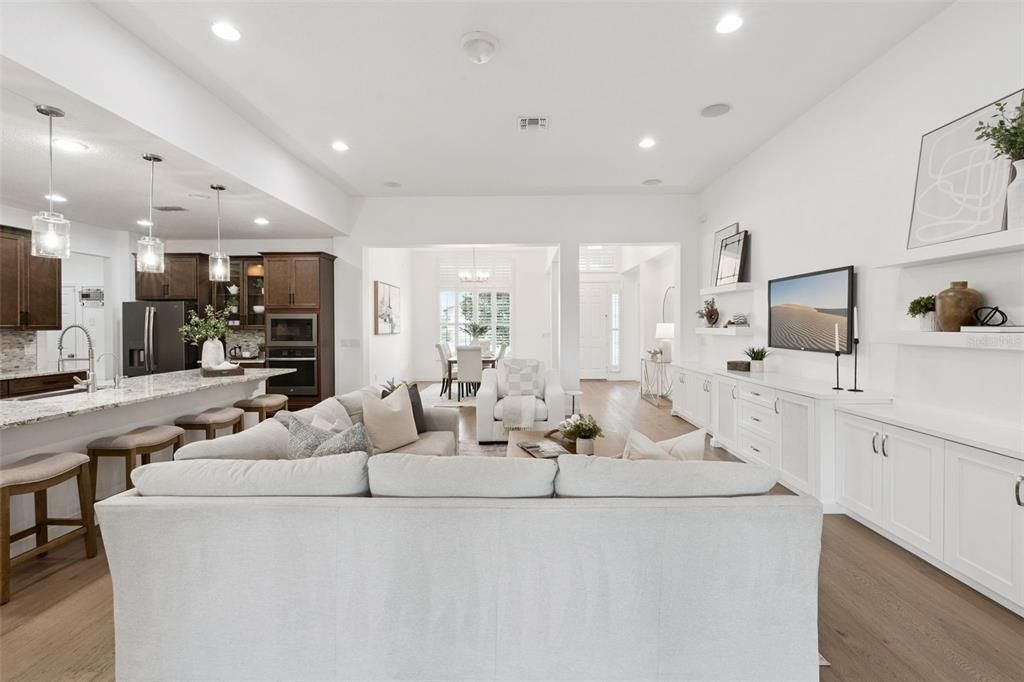 En Venta: $795,000 (4 camas, 3 baños, 3006 Pies cuadrados)