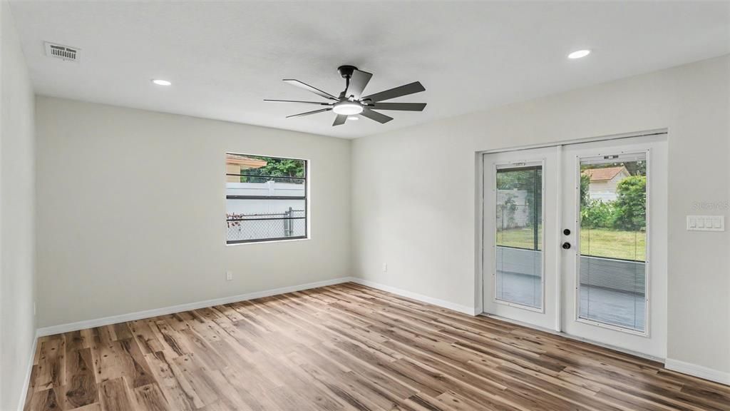 En Venta: $359,900 (3 camas, 2 baños, 1652 Pies cuadrados)
