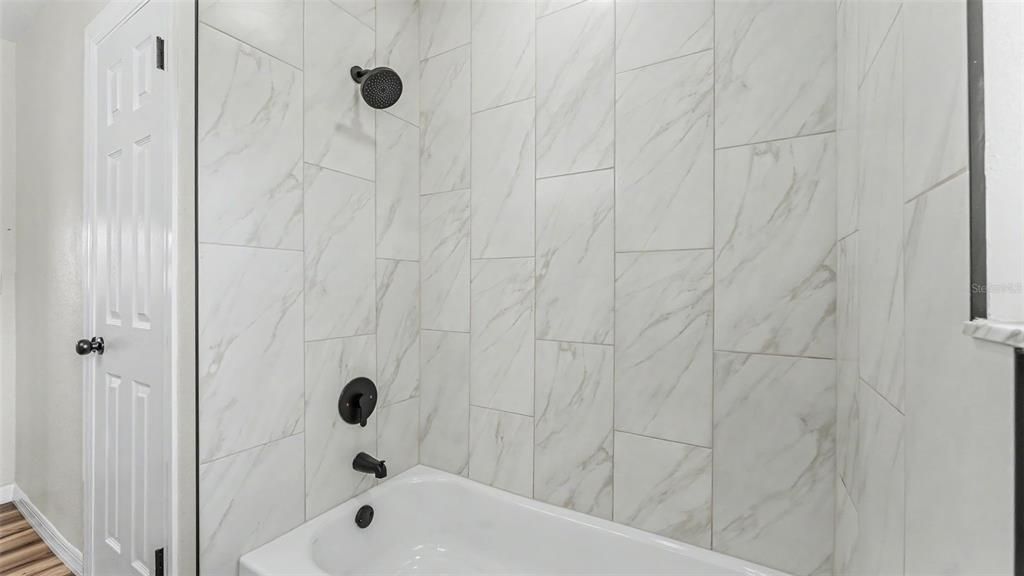 En Venta: $359,900 (3 camas, 2 baños, 1652 Pies cuadrados)