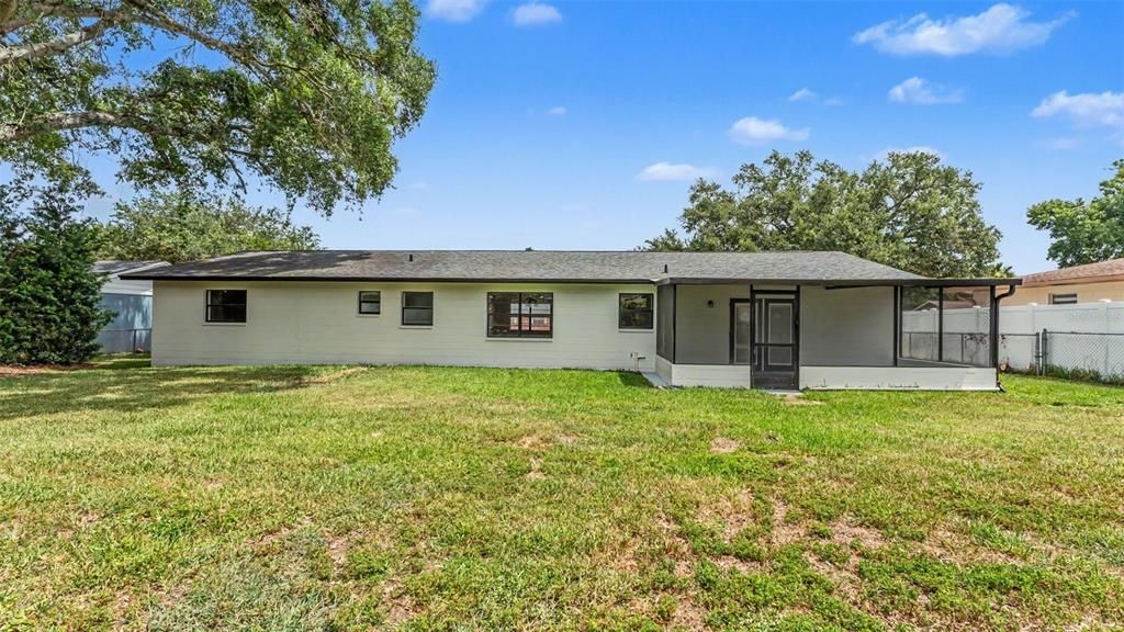 En Venta: $359,900 (3 camas, 2 baños, 1652 Pies cuadrados)