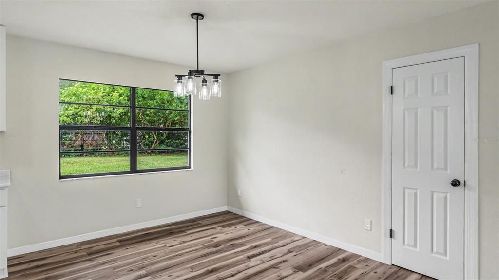 En Venta: $359,900 (3 camas, 2 baños, 1652 Pies cuadrados)