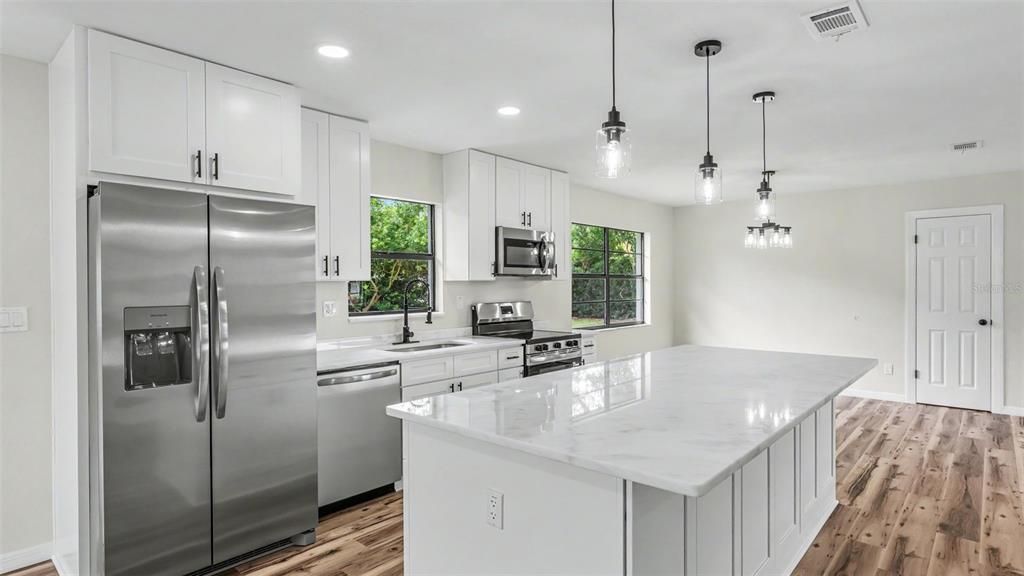 En Venta: $359,900 (3 camas, 2 baños, 1652 Pies cuadrados)