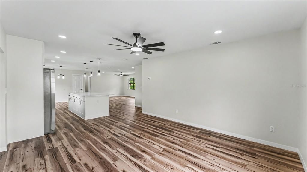 En Venta: $359,900 (3 camas, 2 baños, 1652 Pies cuadrados)