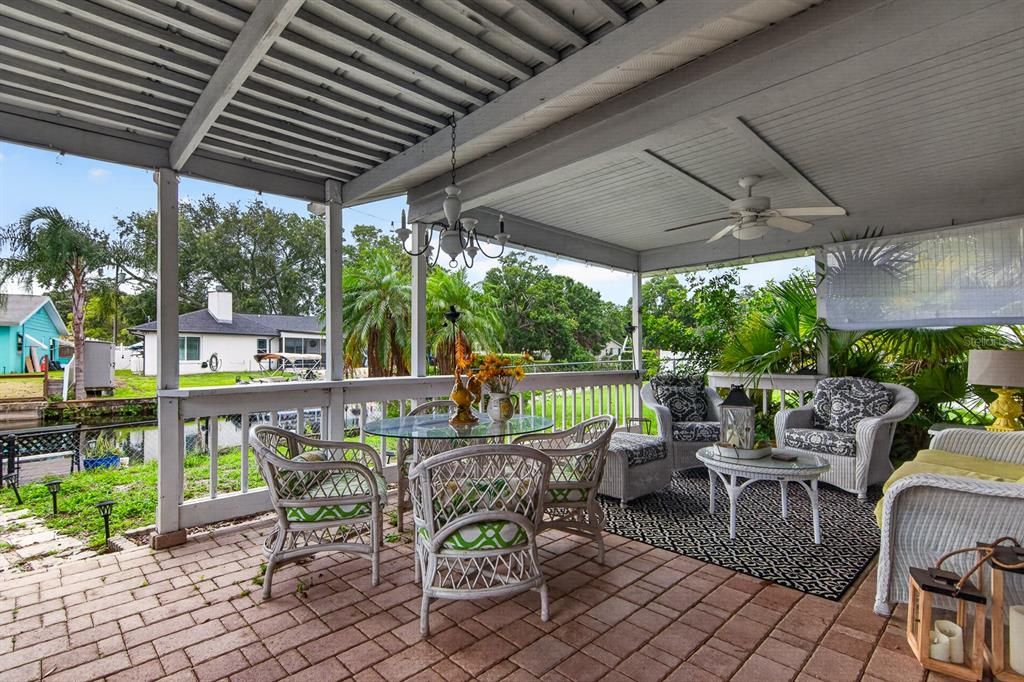For Sale: $549,999 (3 beds, 2 baths, 1642 Square Feet)