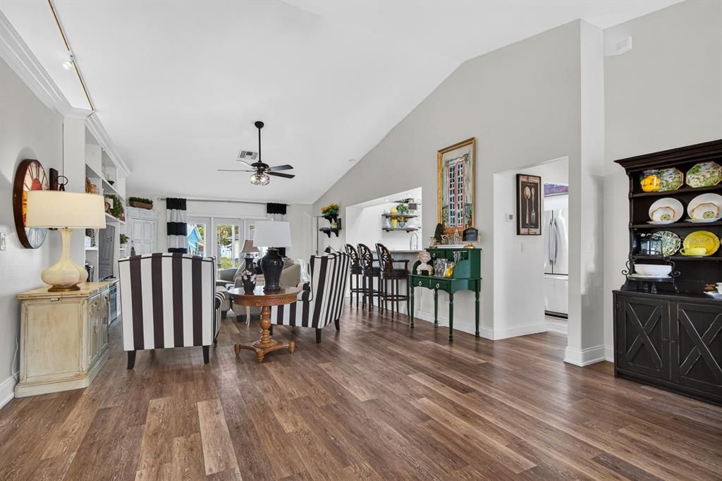 For Sale: $549,999 (3 beds, 2 baths, 1642 Square Feet)