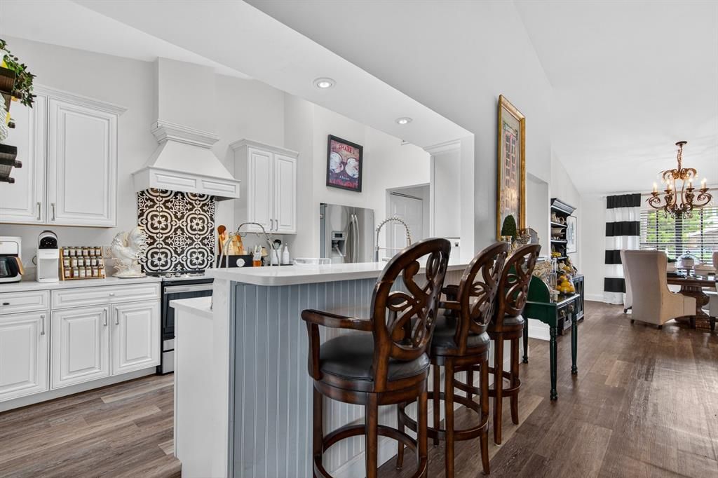 For Sale: $549,999 (3 beds, 2 baths, 1642 Square Feet)