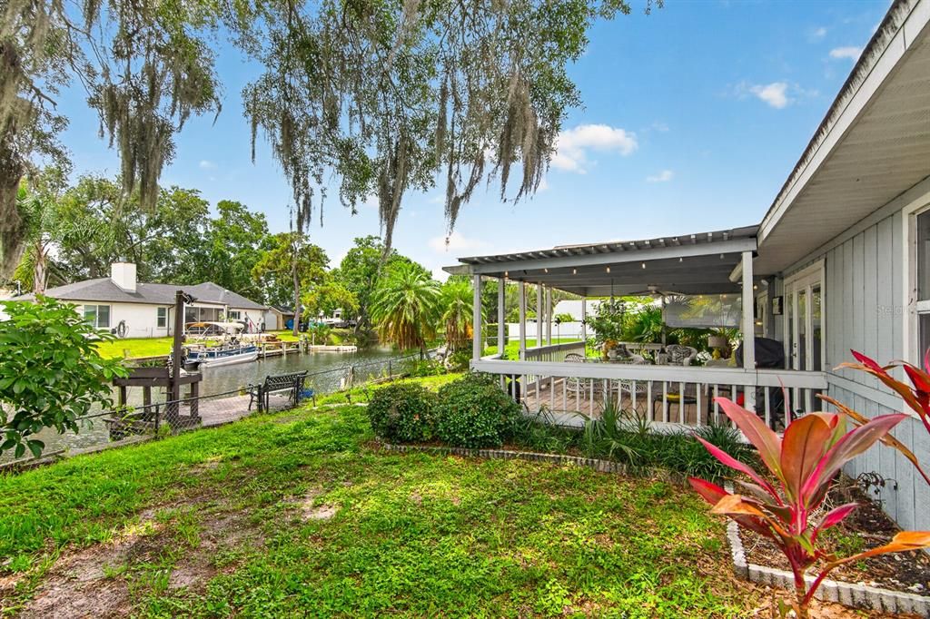 For Sale: $549,999 (3 beds, 2 baths, 1642 Square Feet)