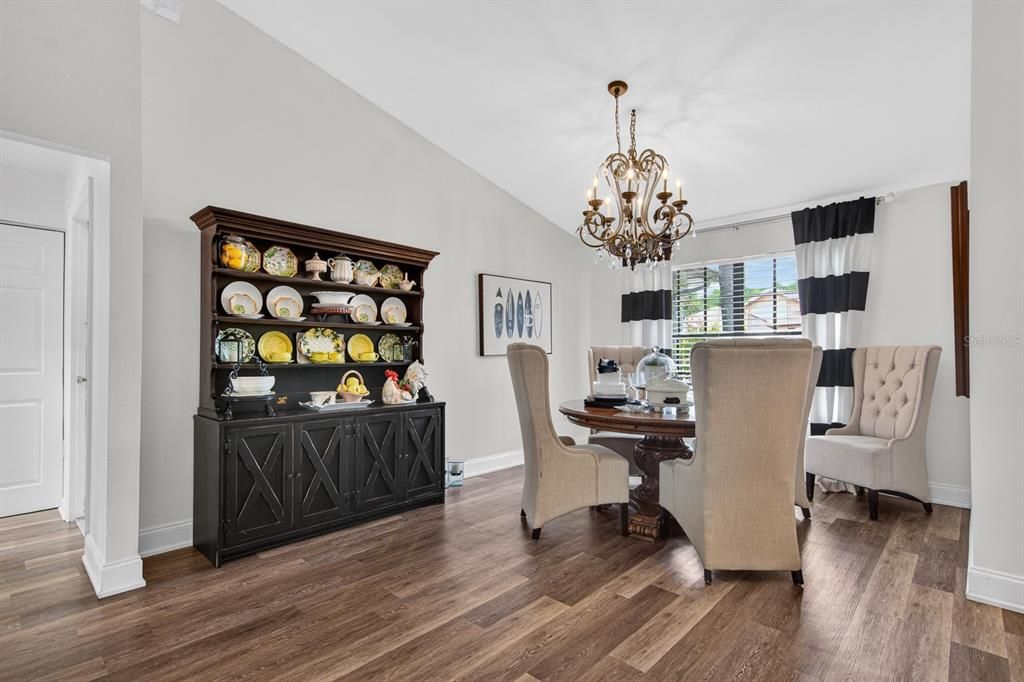 For Sale: $549,999 (3 beds, 2 baths, 1642 Square Feet)