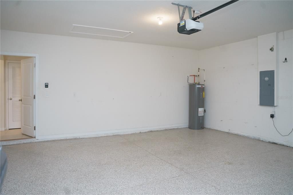 For Sale: $364,900 (3 beds, 2 baths, 1651 Square Feet)