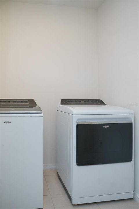 For Sale: $364,900 (3 beds, 2 baths, 1651 Square Feet)