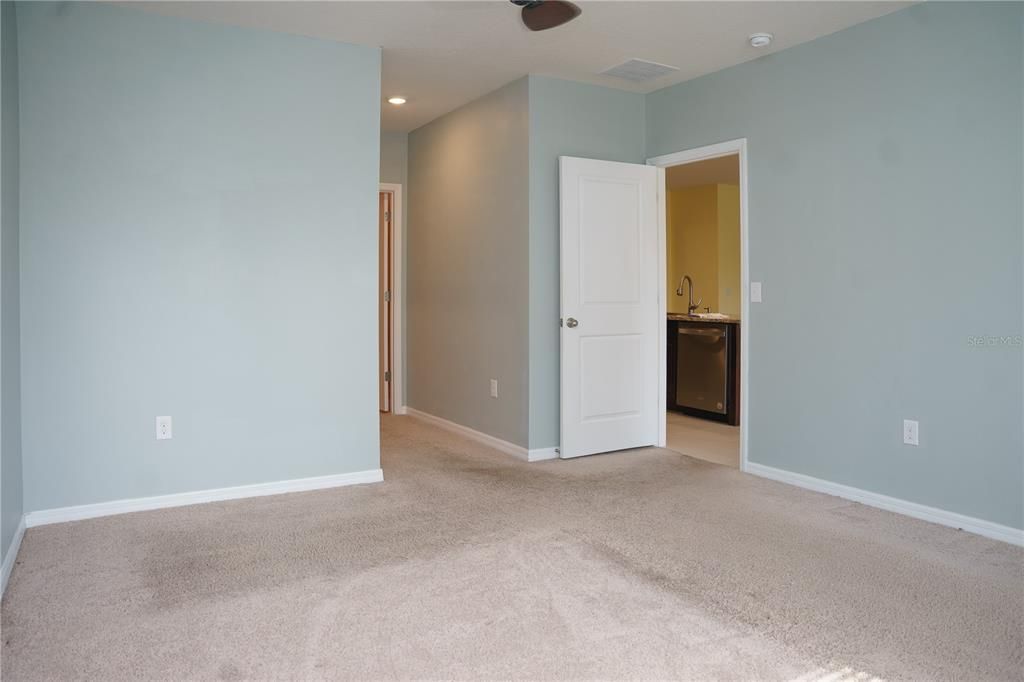 For Sale: $364,900 (3 beds, 2 baths, 1651 Square Feet)