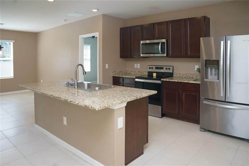 For Sale: $364,900 (3 beds, 2 baths, 1651 Square Feet)