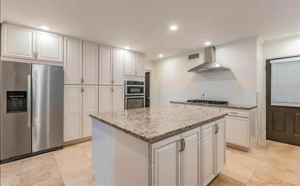 For Sale: $1,499,000 (3 beds, 3 baths, 2916 Square Feet)