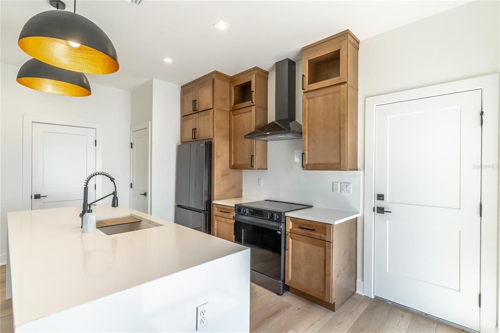 For Sale: $625,000 (3 beds, 2 baths, 1751 Square Feet)