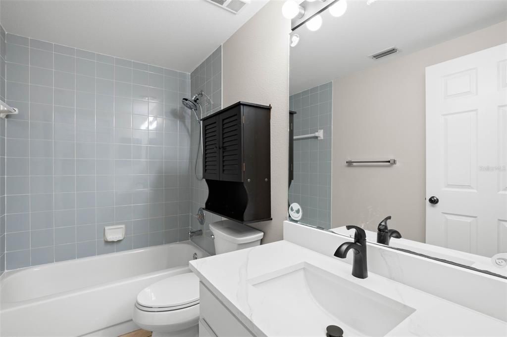 For Rent: $2,300 (3 beds, 2 baths, 1350 Square Feet)