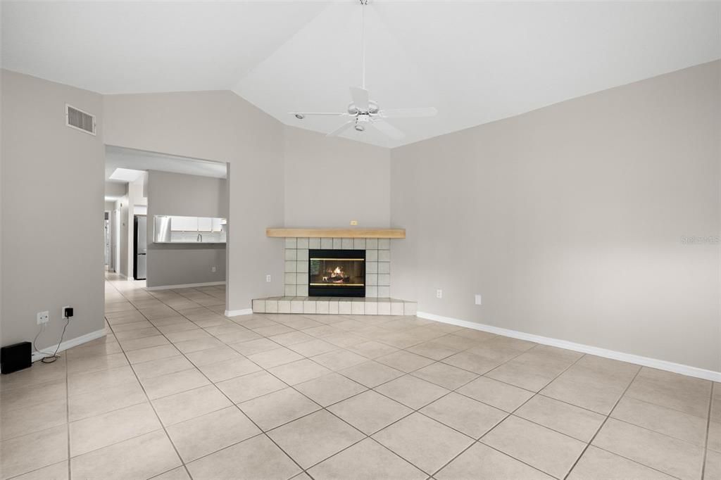 For Rent: $2,300 (3 beds, 2 baths, 1350 Square Feet)
