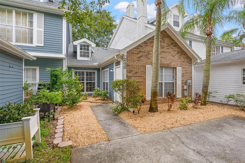 For Rent: $2,300 (3 beds, 2 baths, 1350 Square Feet)
