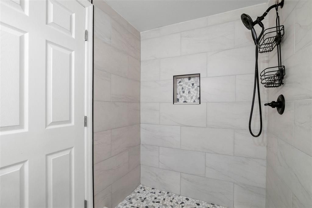 For Rent: $2,300 (3 beds, 2 baths, 1350 Square Feet)
