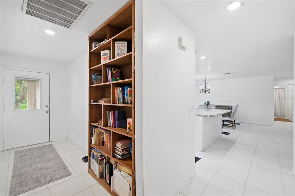 For Sale: $599,900 (5 beds, 3 baths, 2832 Square Feet)