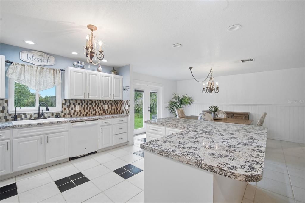 For Sale: $599,900 (5 beds, 3 baths, 2832 Square Feet)