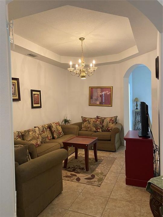For Sale: $395,000 (4 beds, 3 baths, 1928 Square Feet)