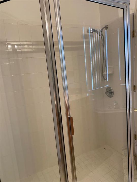 For Sale: $395,000 (4 beds, 3 baths, 1928 Square Feet)