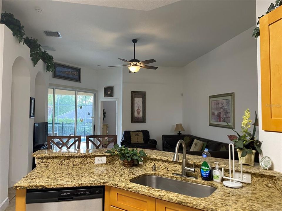 For Sale: $395,000 (4 beds, 3 baths, 1928 Square Feet)