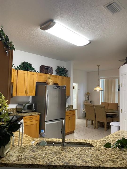 For Sale: $395,000 (4 beds, 3 baths, 1928 Square Feet)