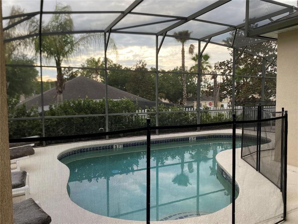 For Sale: $395,000 (4 beds, 3 baths, 1928 Square Feet)