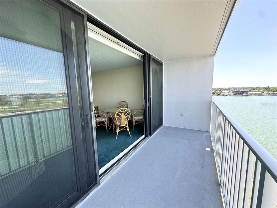 For Rent: $1,650 (1 beds, 1 baths, 885 Square Feet)