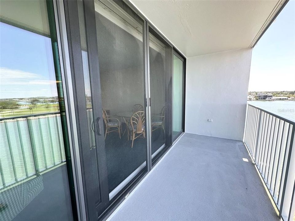 For Rent: $1,650 (1 beds, 1 baths, 885 Square Feet)