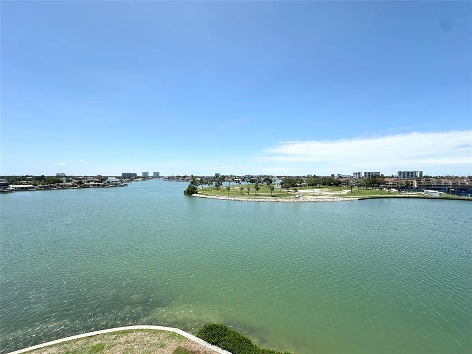 For Rent: $1,650 (1 beds, 1 baths, 885 Square Feet)