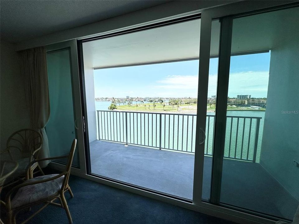 For Rent: $1,650 (1 beds, 1 baths, 885 Square Feet)