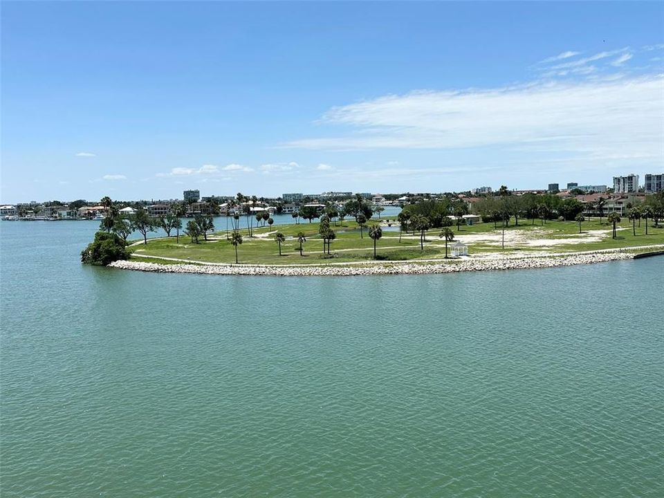 For Rent: $1,650 (1 beds, 1 baths, 885 Square Feet)