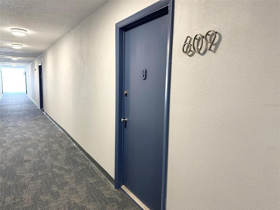 For Rent: $1,650 (1 beds, 1 baths, 885 Square Feet)