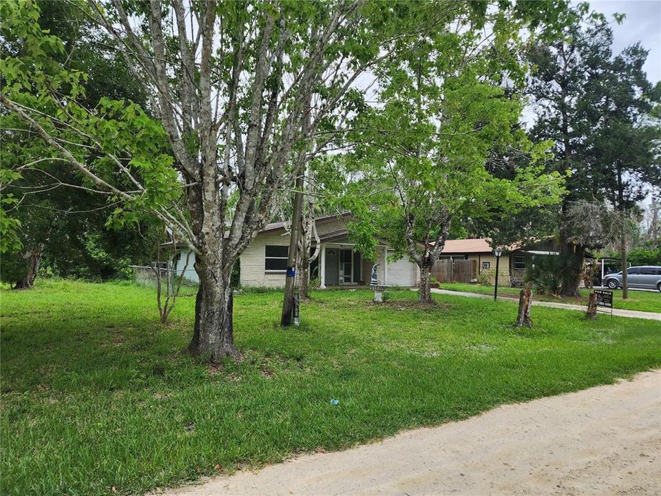 Active With Contract: $120,000 (3 beds, 2 baths, 1252 Square Feet)